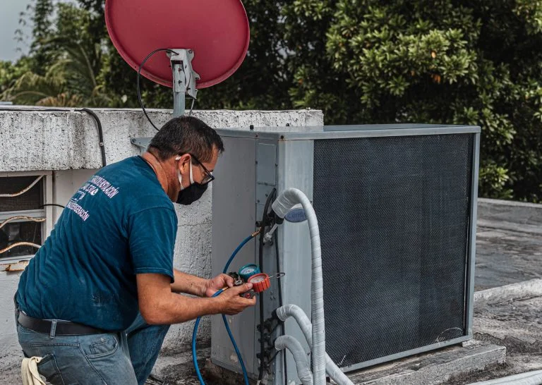 ac-gas-refilling